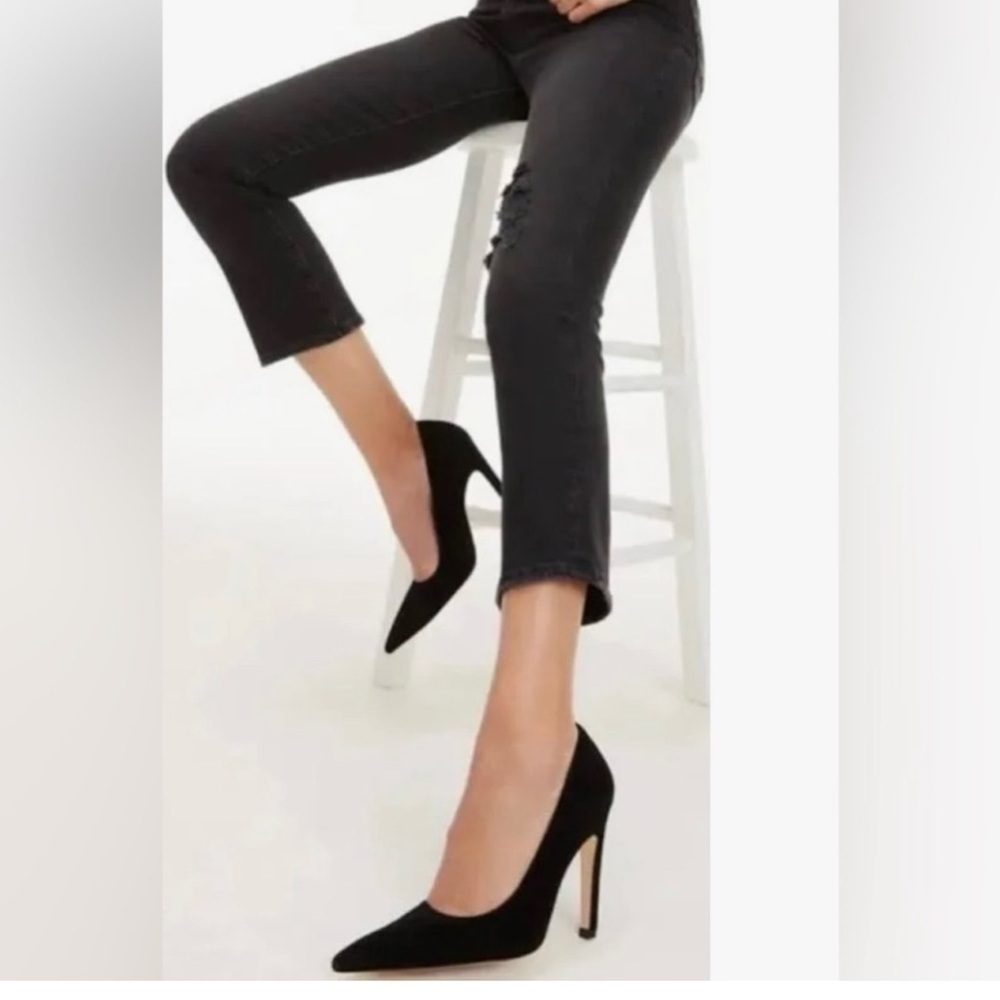GOOD AMERICAN THE ICON PUMP IN BLACK SUEDE SIZE 7.5